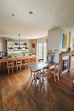 Petit déjeuner complet compris tous les jours