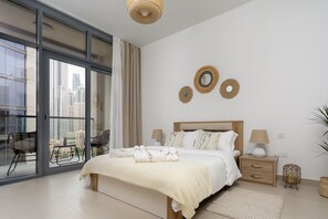 1 bedroom, individually decorated, iron/ironing board, free WiFi - Waves - Chic Apartment With Dubai Skyline Views (Dubai)