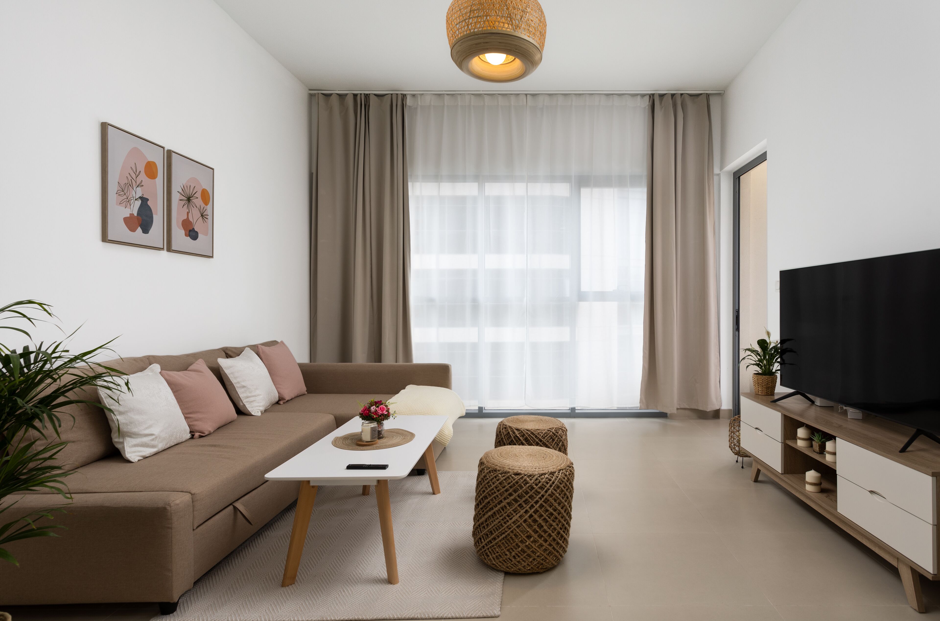 Deluxe Apartment | Ruang tamu | 65 inci sebuah televisyen pintar dengan kabel, Netflix 