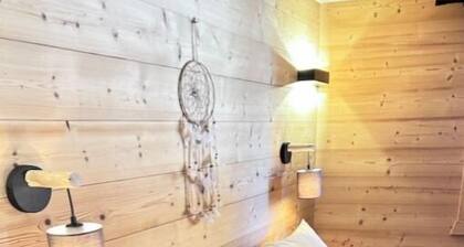 Skis aux pieds superbe appartement cĆur de station Montalbert pour 8 personnes