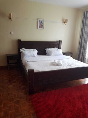 Apartment | 3 bedrooms, iron/ironing board, free WiFi, bed sheets