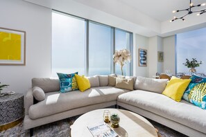 Living area - Waves - Sea View Luxury 3 Bedroom Apartment With Balcony (Dubai)