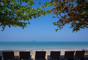 Lobby sitting area - Blue Bay Resort (Ko Yao)