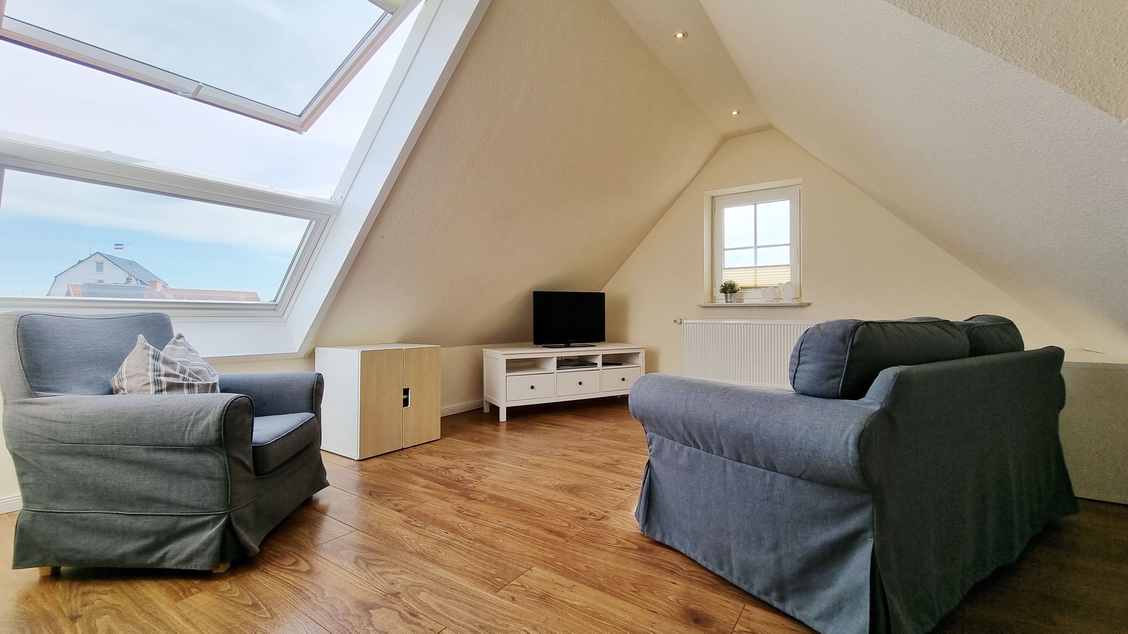 Fernseher, Stereoanlage