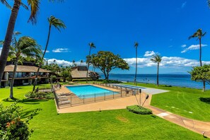 Pool - Beachfront 2BR condo with ocean lanai and pool access summer deals (Kihei)