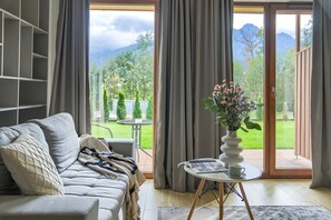 Design Studio Suite | View from room - Landscape Szymoszkowa - LoftAffair (Zakopane)