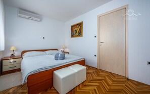 1 bedroom, free WiFi, bed sheets - Summer apartment near the beach and all the fun - El Sol (Umag)