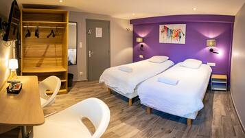 2 habitaciones, escritorio y espacio para trabajar con laptop