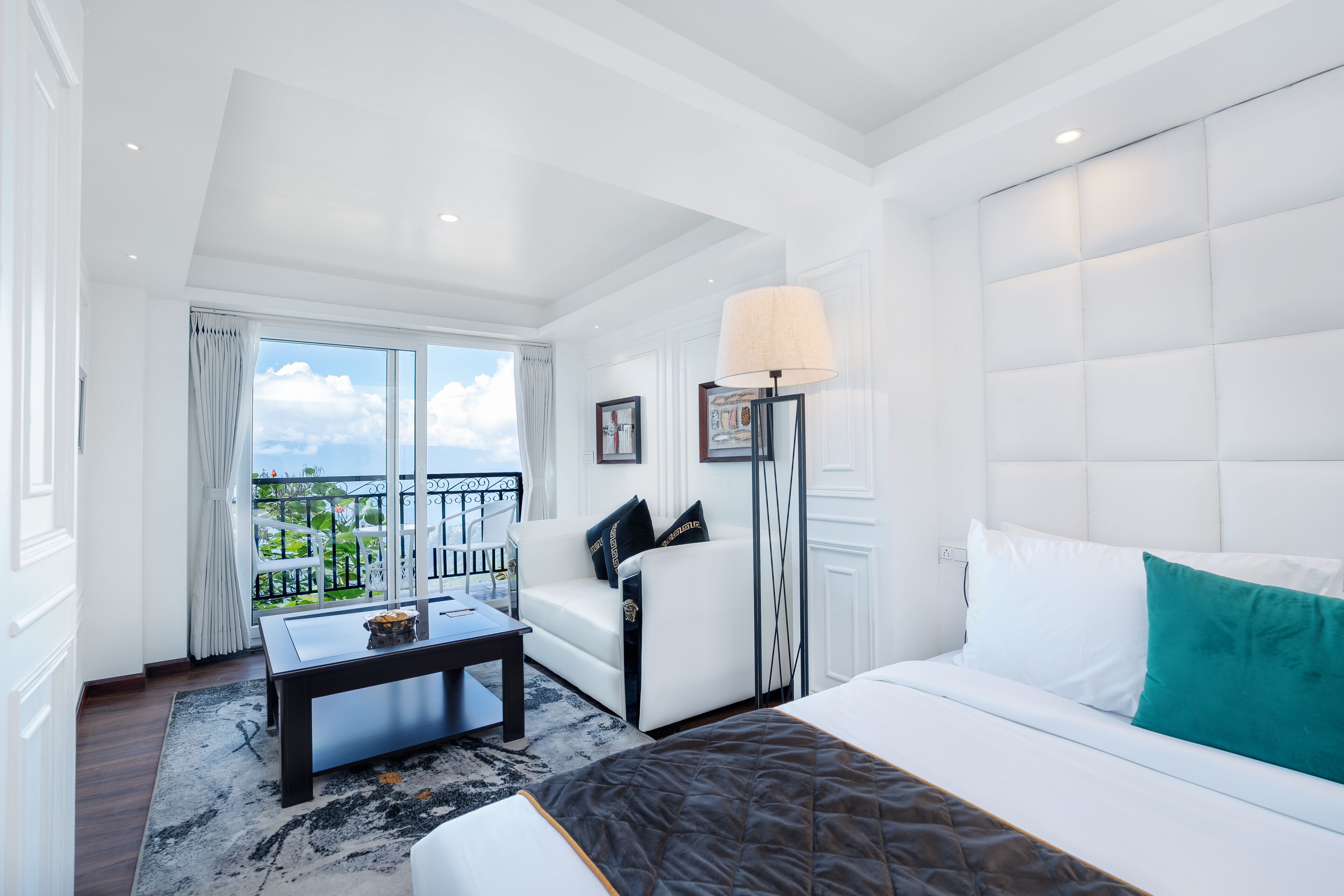 Premium View Room with Balcony & Bathtub | Soundproofing, free WiFi