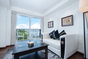 Premium View Room with Balcony & Bathtub | Lydisolert og wi-fi (inkludert)