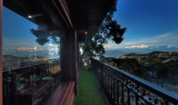 Terrace/patio - The West Gate Posada By Summit (Darjeeling)