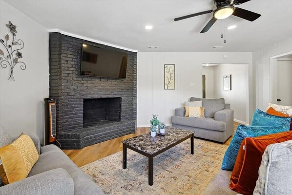 TV, fireplace, offices