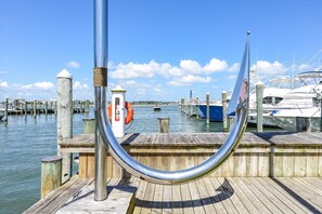 Marina - White Marlin 304B - 1 bedroom bayside, outdoor pool, downtown close to beach and boards (Ocean City)