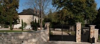 Deux pièces les écuries du château