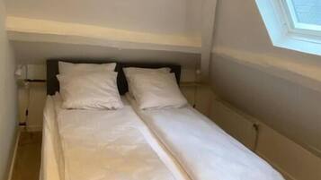 1 chambre, fer et planche à repasser, lit parapluie, Wi-Fi