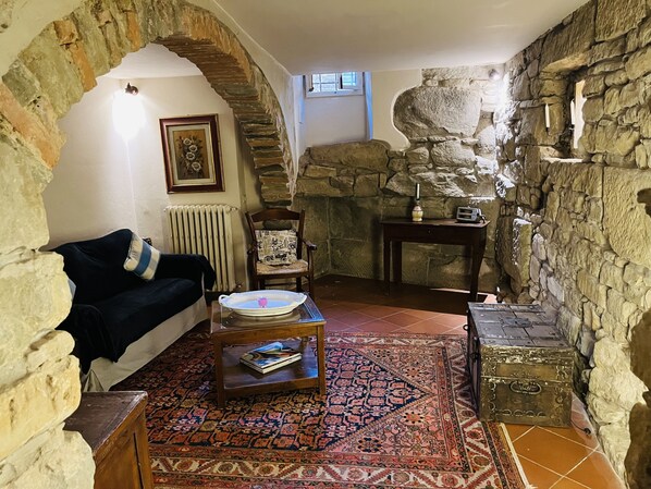 Living area - Casa Sofia, a harmonious fusion of history, modernity and elegance (Fiesole)