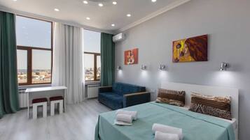 Estudio de lujo | 2 habitaciones, cortinas blackout y insonorización