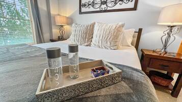 2 bedrooms, iron/ironing board, travel cot, free WiFi