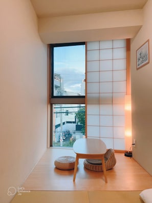 Classic Apartment, Japanese Futon, City View | Premium bedding, in-room safe, individually decorated - Shinkou House UE (Osaka)