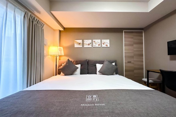 Superior Apartment, 1 King Bed, City View | Premium bedding, in-room safe, individually decorated