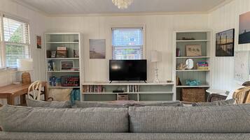 TV connectée, lecteur de DVD, livres, vidéothÚque