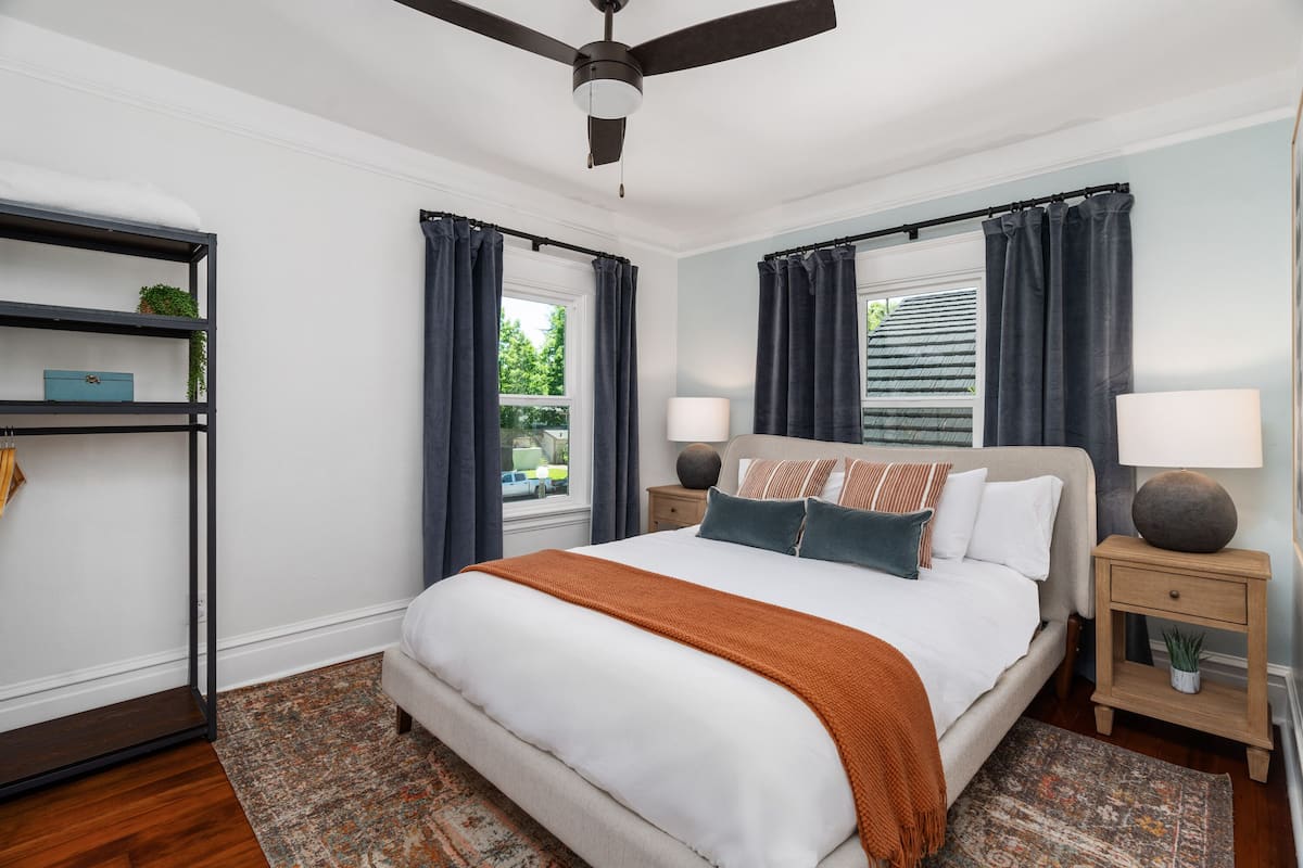 Zinfandel Room | 1 bedroom, blackout drapes, free WiFi, bed sheets