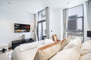 Deluxe Studio - Waves - The Suite Dubai Luxury Studio Waterfront Living (Dubai)