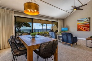 Condo, 2 Bedrooms | Dining