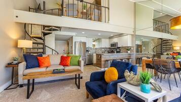 Condo, 2 Bedrooms | Living area