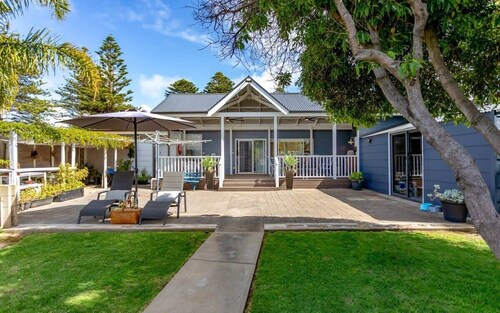Moet by the Sea 18 Strangways Tce Port Elliot