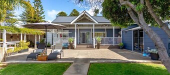 Moet by the Sea 18 Strangways Tce Port Elliot