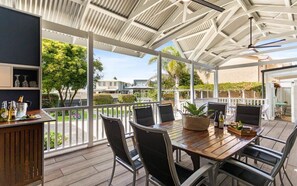Outdoor dining - Moet by the Sea 18 Strangways Tce Port Elliot (Port Elliot)