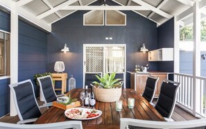 Outdoor dining - Moet by the Sea 18 Strangways Tce Port Elliot (Port Elliot)
