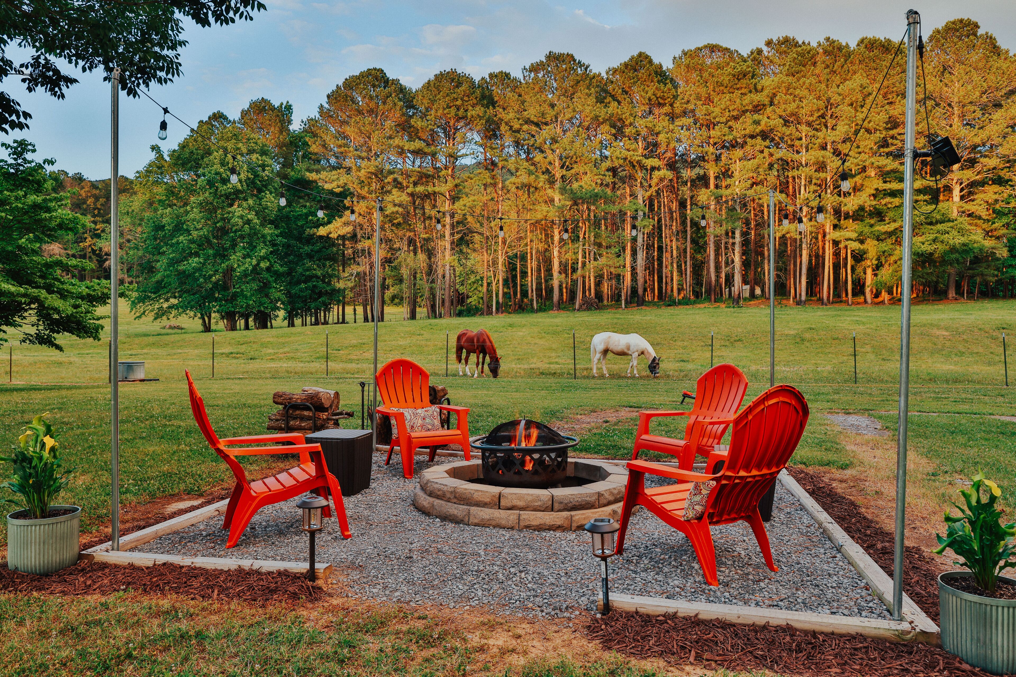 Idyllic, mins to I-75 & Dalton NEW to VRBO, 5 star reviews, trails nearby