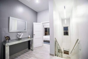 3 bedrooms, iron/ironing board, travel crib, WiFi - Long Bay Beach - Pool, Games & Walk to the Beach (Long Bay Hills)