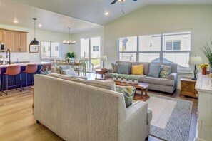 House (6 Bedrooms) | Interior - Modern Farmhouse in Herriman w/ Mountain Views! (Herriman)