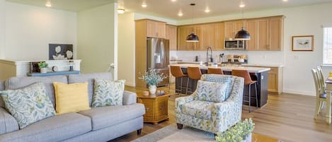 House (6 Bedrooms) | Interior