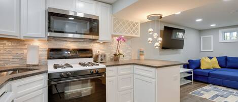 Apartment (0 Bedroom) | Interior