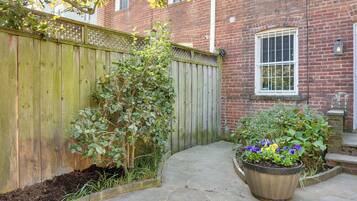 Apartment (0 Bedroom) | Interior