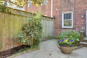 Apartment (0 Bedroom) | Interior - Convenient DC Studio Near Metro Stop! (Washington)