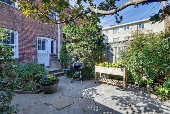 Apartment (0 Bedroom) | Interior - Convenient DC Studio Near Metro Stop! (Washington)