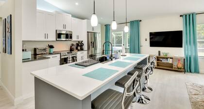 Palm Coast Home w/ Heated Pool: 3 Mi to Beach!