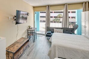 Apartment (0 Bedroom) | 1 bedroom, iron/ironing board, bed sheets - Ideally Located Myrtle Beach Gem: Walk to Beach! (Myrtle Beach)