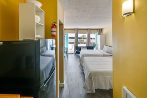Apartment (0 Bedroom) - Ideally Located Myrtle Beach Gem: Walk to Beach! (Myrtle Beach)