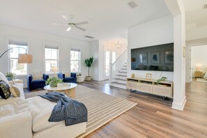 House (4 Bedrooms) | Front of property