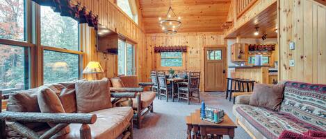 House (4 Bedrooms) | Interior