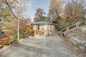 House (4 Bedrooms) | Interior - Hike & Ski! Cabin w/ Hot Tub in Beech Mountain (Banner Elk)
