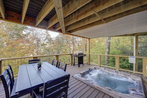 House (4 Bedrooms) | Interior - Beech Mountain Cabin w/ Hot Tub: 1 Mi to Slopes! (Banner Elk)