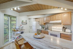 House (4 Bedrooms) | Interior - Beech Mountain Cabin w/ Hot Tub: 1 Mi to Slopes! (Banner Elk)