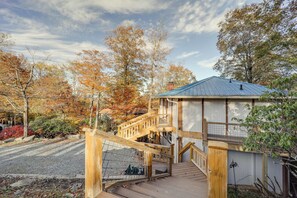 House (4 Bedrooms) | Interior - Beech Mountain Cabin w/ Hot Tub: 1 Mi to Slopes! (Banner Elk)